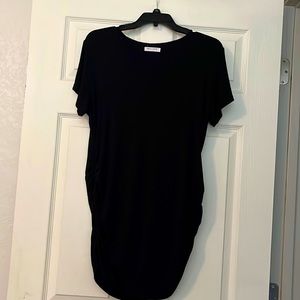WOMEN’S MATERNITY TEE : SIZE LARGE